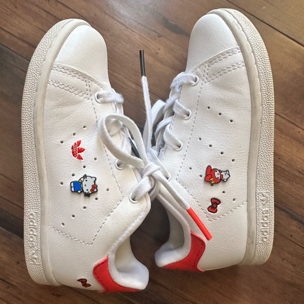 HELLO KITTY STAN SMITH ADIDAS SHOES